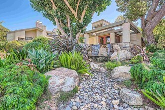3253 Caminito Eastbluff in San Diego, CA - Foto de edificio - Building Photo