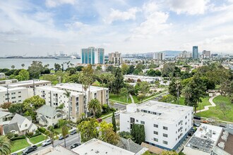 Chateau Lisa in Long Beach, CA - Foto de edificio - Building Photo