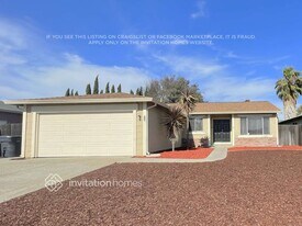 76 Chipman Ln in Suisun City, CA - Building Photo