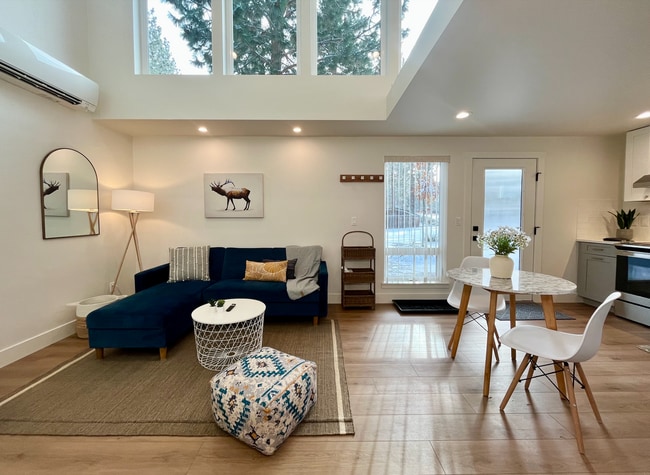 property at 1832 SW Forest Ridge Ave