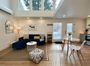 1832 SW Forest Ridge Ave in Bend, OR - Building Photo - Building Photo