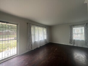 716 19th St in West Des Moines, IA - Building Photo - Building Photo