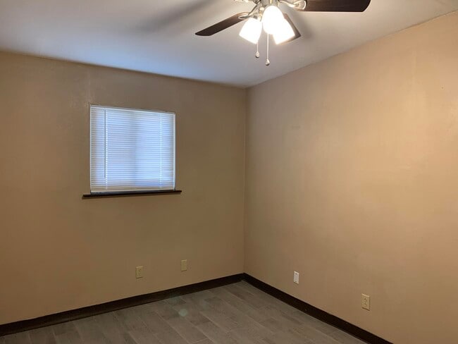 226 Cherry St in Levelland, TX - Building Photo - Building Photo