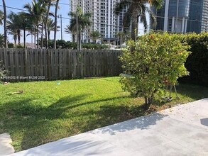 18801 Atlantic Blvd in Sunny Isles Beach, FL - Building Photo - Building Photo