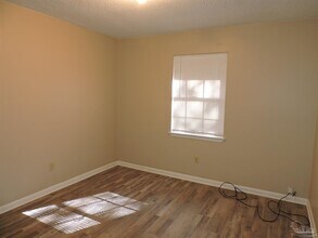 5099 Yacht Harbor Cir in Pensacola, FL - Building Photo - Building Photo