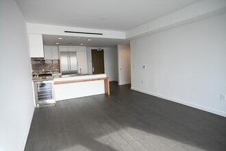 320 Adolphus Ave, Unit One Park Unit 1416 in Cliffside Park, NJ - Building Photo - Building Photo