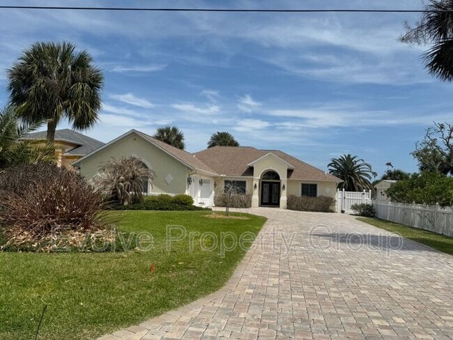 470 Lambert Ave in Flagler Beach, FL - Building Photo - Building Photo
