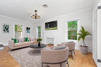 209 Lytton Ct in West Palm Beach, FL - Building Photo - Building Photo