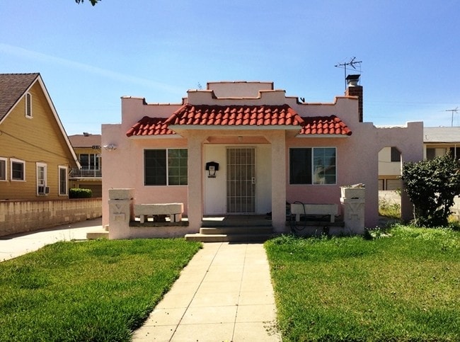 1517 S Olive Ave in Alhambra, CA - Building Photo - Building Photo