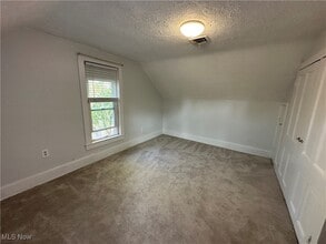 18 E Salem St in Columbiana, OH - Foto de edificio - Building Photo