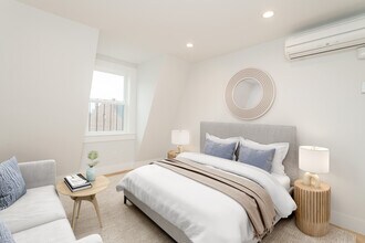 461 Massachusetts Ave, Unit 13 in Boston, MA - Foto de edificio - Building Photo