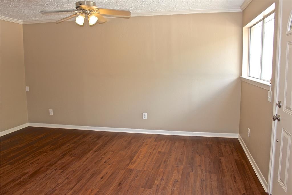 2108 Park Ave-Unit -2 in Pearland, TX - Building Photo