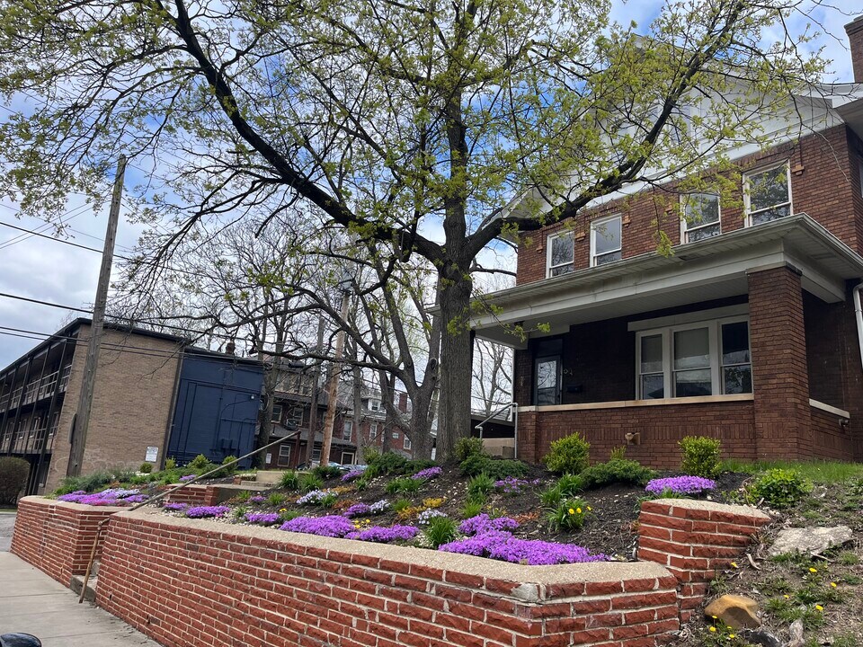 24 E Northwood Ave in Columbus, OH - Building Photo