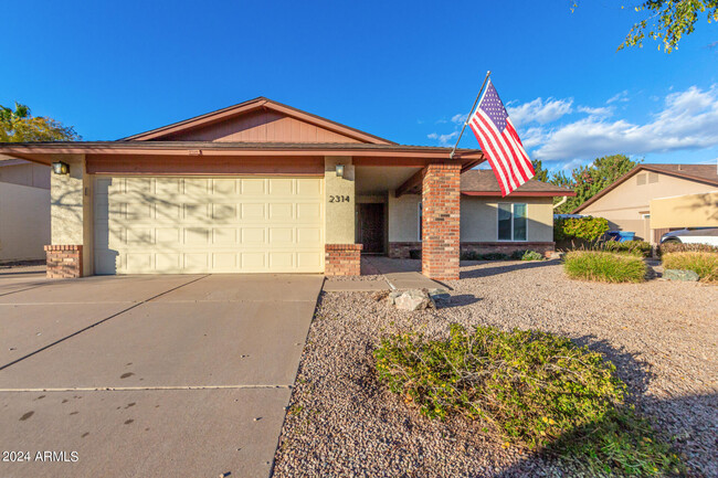 2314 W Palomino Dr in Chandler, AZ - Building Photo - Building Photo