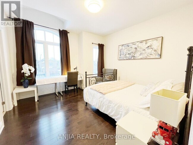 199 Canyon Hill Ave in Richmond Hill, ON - Building Photo - Building Photo