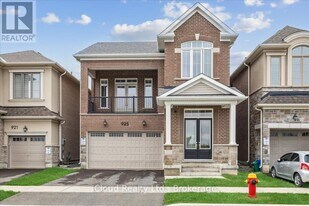 925 Hickory Cres in Milton, ON - Building Photo