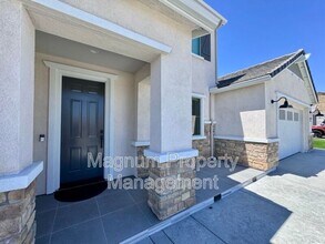 25061 River Peak Dr in Menifee, CA - Building Photo - Building Photo
