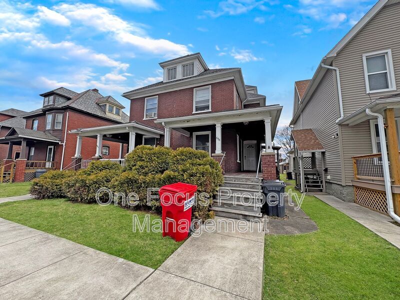 638 6th Ave in Williamsport, PA - Building Photo