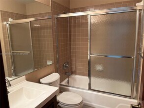 12713 SW 70th Ln in Miami, FL - Building Photo - Building Photo