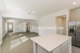 1621 Four Waters Lp in Andice, TX - Building Photo - Building Photo