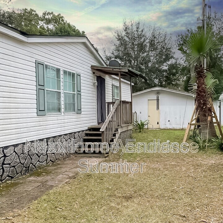 608 Bee Bee Dr in Jacksonville, FL - Building Photo