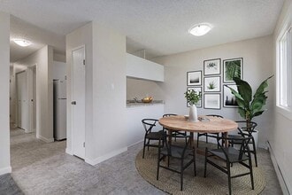 Alan's Place in Saskatoon, SK - Building Photo - Building Photo