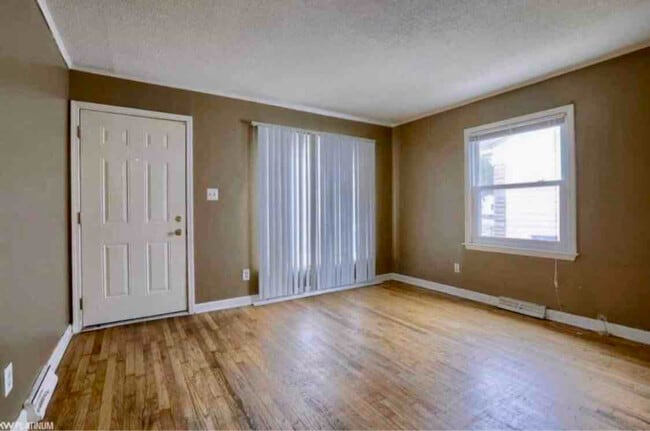 11260 Sherman Ave in Warren, MI - Foto de edificio - Building Photo