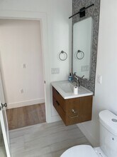 2721 S Rimpau Blvd, Unit 2723 in Los Angeles, CA - Building Photo - Building Photo