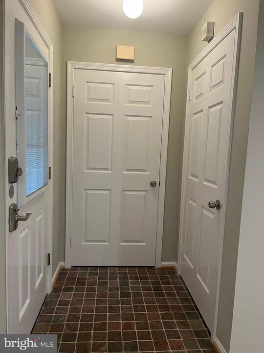 302A Locust St SE in Vienna, VA - Building Photo