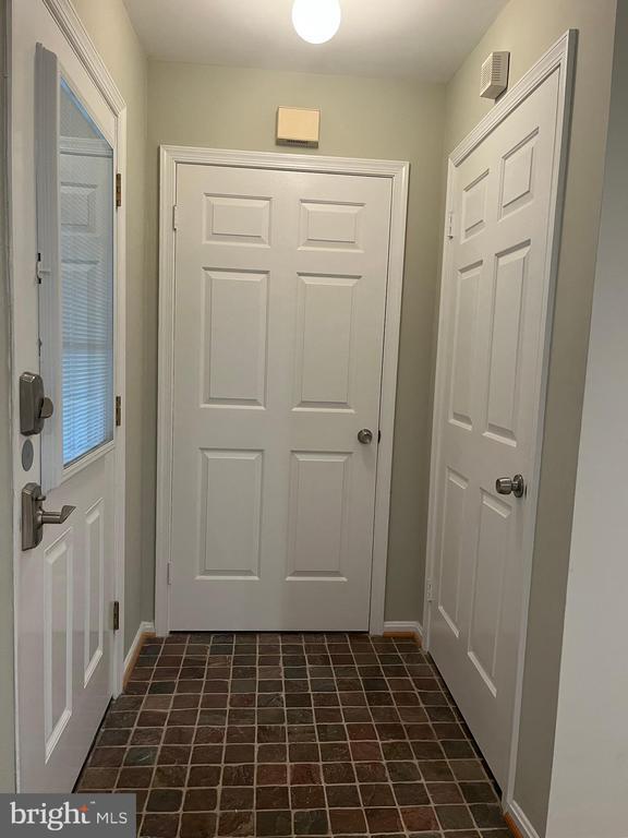 302A Locust St SE