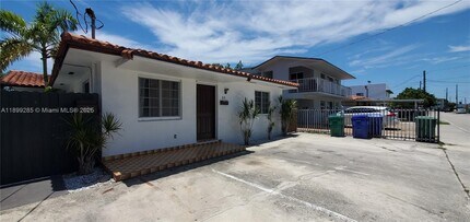 819 NW 22nd Pl in Miami, FL - Foto de edificio - Building Photo