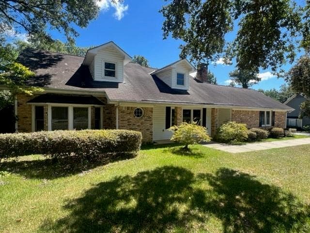 property at 1401 Regency Oaks Dr