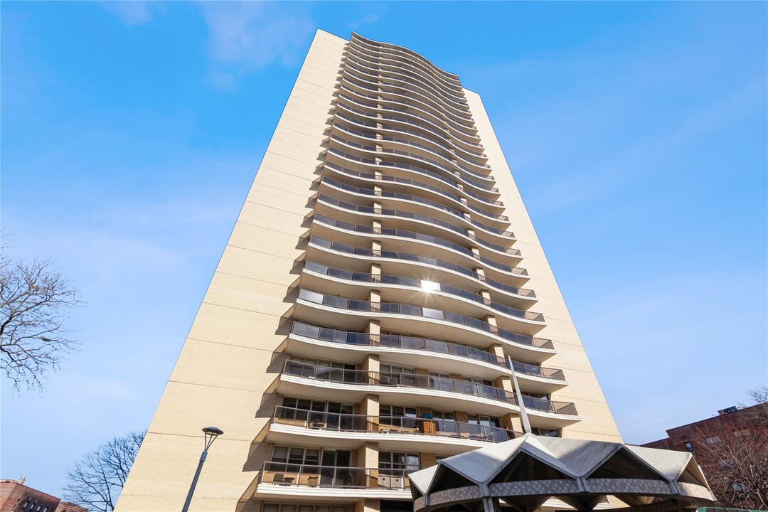 102-10-10266 66th Rd in Queens, NY - Building Photo