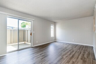River Run in Vacaville, CA - Foto de edificio - Interior Photo