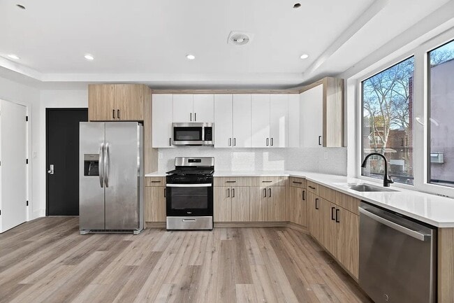 2454 E 15th St in Brooklyn, NY - Building Photo - Building Photo