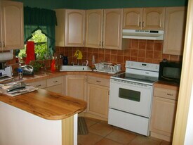 6642 SW 41st St in Davie, FL - Building Photo