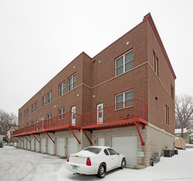 201 Bates Ave in St. Paul, MN - Building Photo - Building Photo