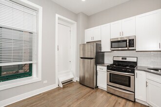 807 N Wabash Ave in Chicago, IL - Building Photo - Building Photo