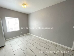 4332 N Vornsand Dr, Unit #1 in Las Vegas, NV - Building Photo - Building Photo