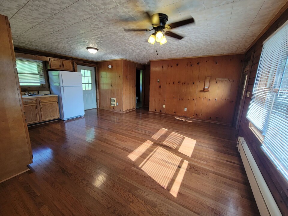 872-876 Summers School Rd in Morgantown, WV - Building Photo