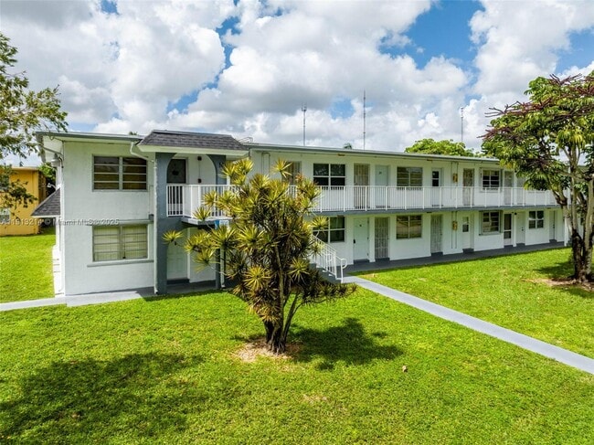 20310 NE 2nd Ave in Miami Gardens, FL - Building Photo - Building Photo