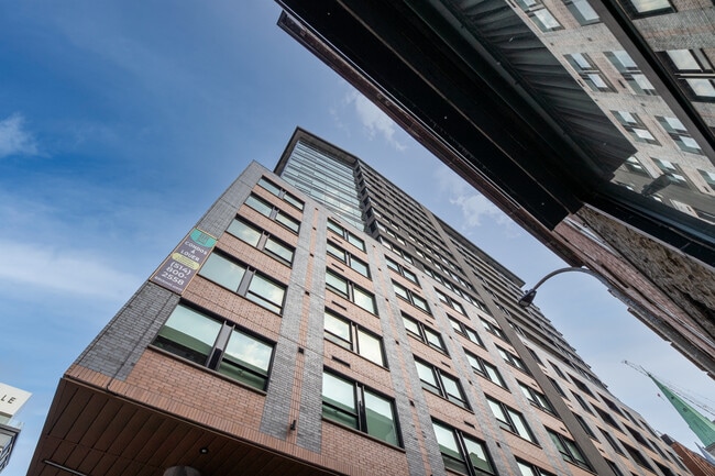 property at 1090 Rue de Bleury