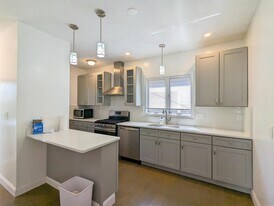 108 W Quincy St, Unit 1 in Somerville, MA - Building Photo