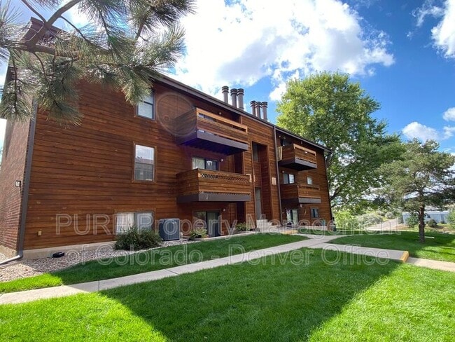 429 Wright St in Lakewood, CO - Building Photo - Building Photo