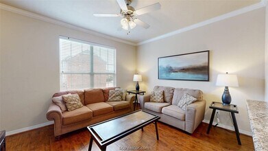 1198 Jones-Butler Rd in College Station, TX - Building Photo - Building Photo