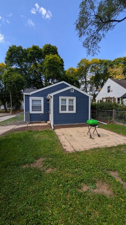 6618 N 42nd St in Milwaukee, WI - Building Photo