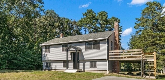 property at 17 Minuteman Ln