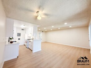 6041 Whitsett Ave in Los Angeles, CA - Building Photo - Building Photo