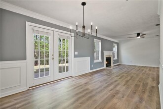228 Carrington Way in Canton, GA - Foto de edificio - Building Photo