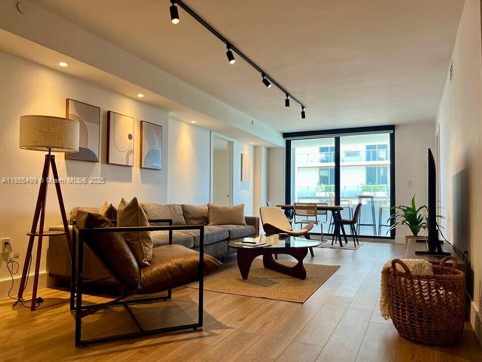 6820 Indian Creek Dr in Miami Beach, FL - Building Photo